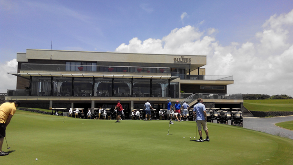 The-Bluffs-GolfCourse--Clubhouse_Vietnam_QS_s